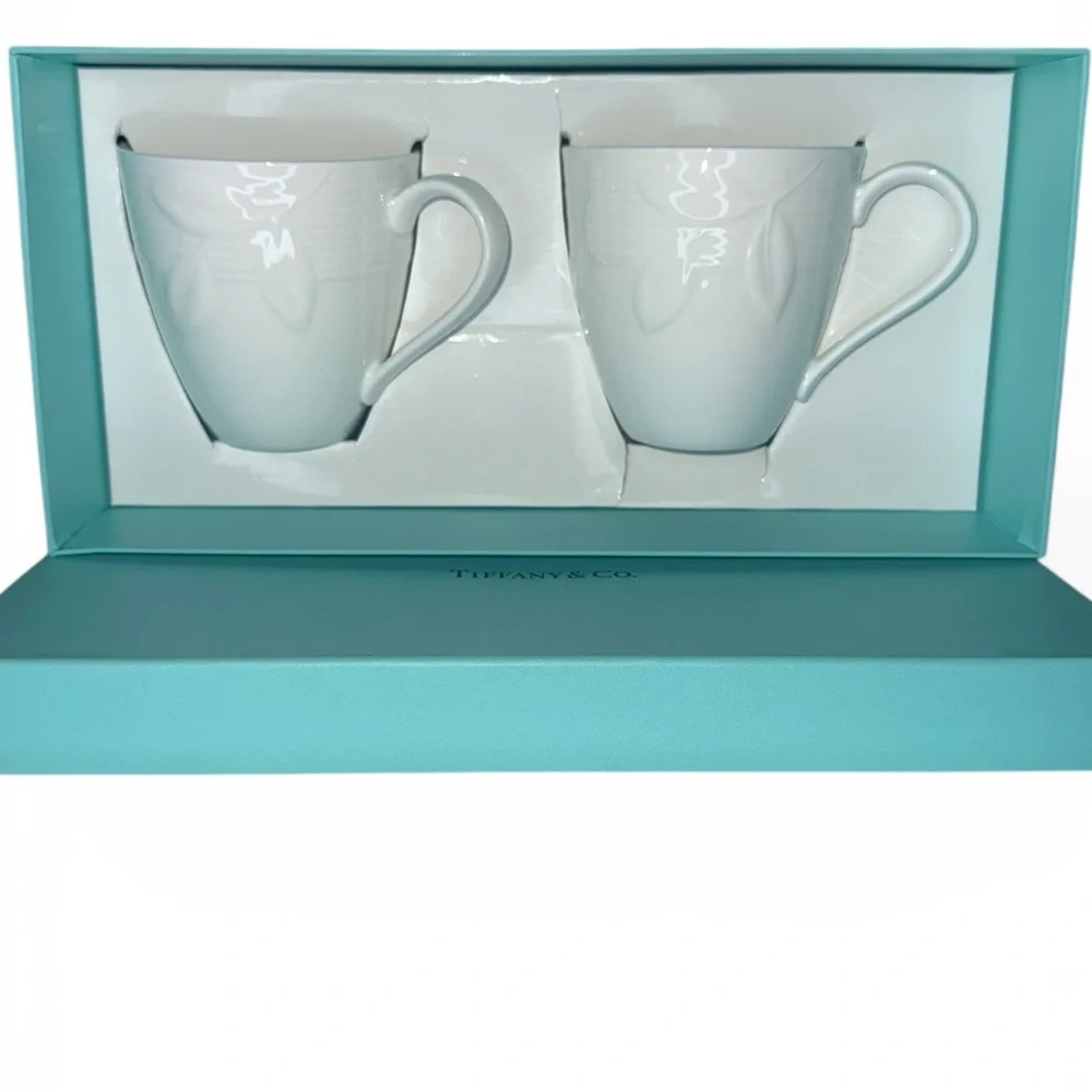 Tiffany & Co. Blue Box with White Mugs - Picture 2 of 4